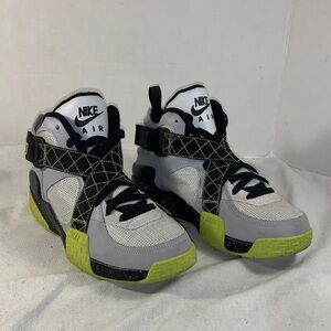 Nike Men’s Air Raid ‘Venom’ Sneakers - Gray and Yellow